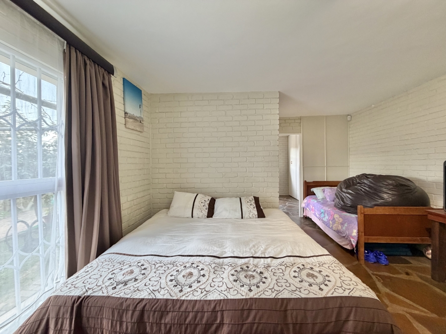 4 Bedroom Property for Sale in Wavecrest Eastern Cape